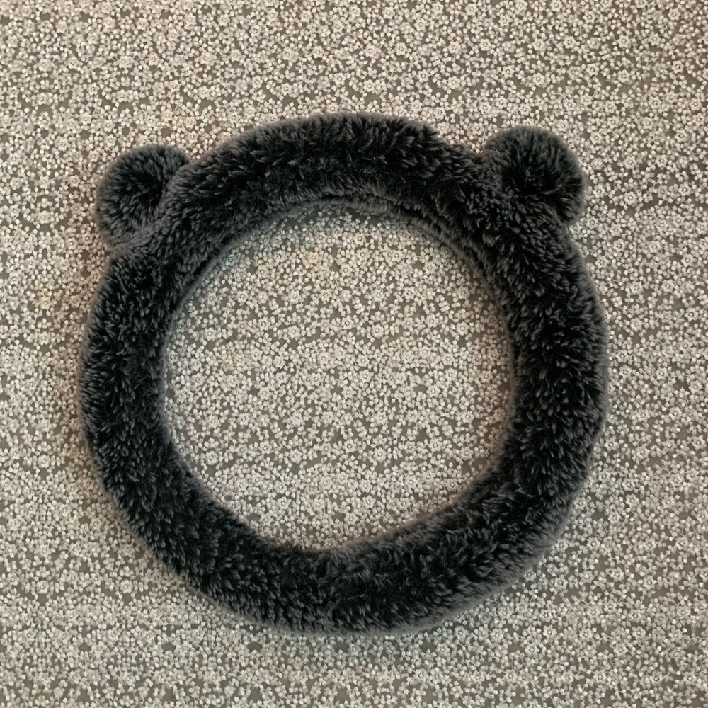 Auto Drive Grey Fuzzy Faix Fur Steering Wheel Universal Fit Cover